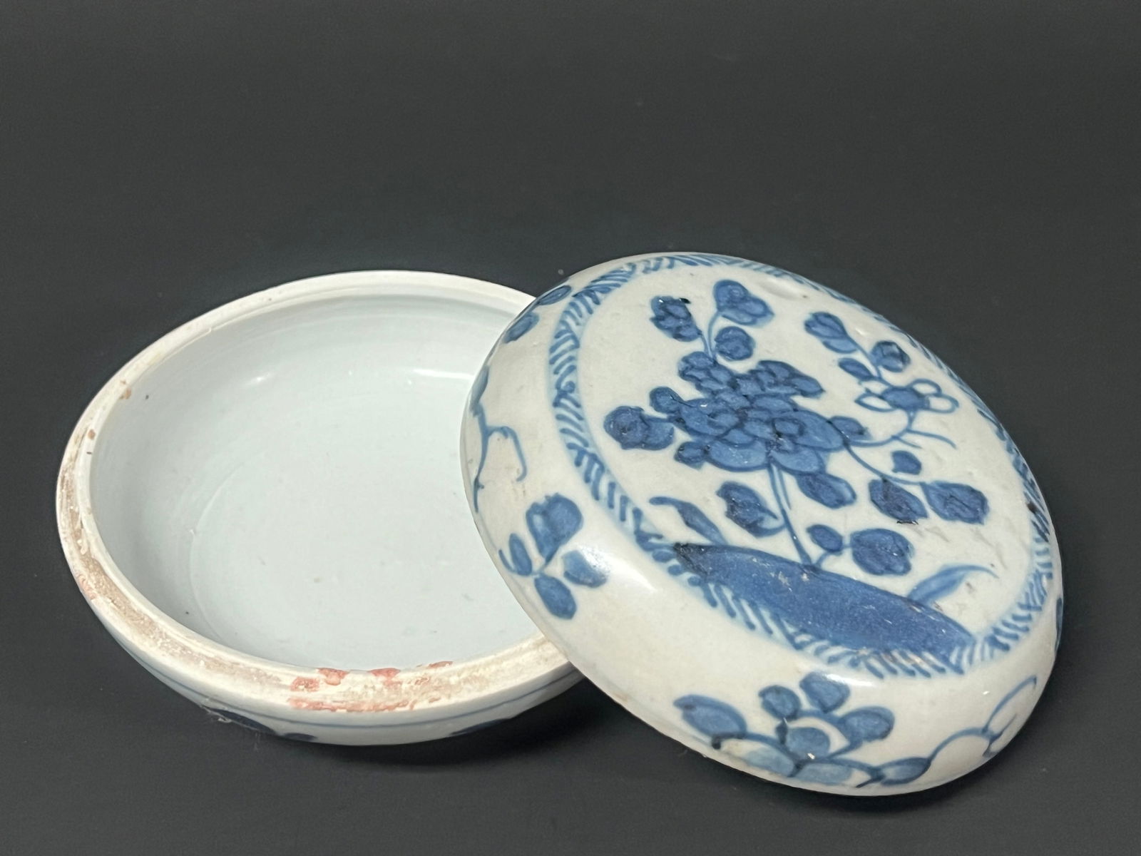 Chinese Porcelain Blue and White Pill Box - 5