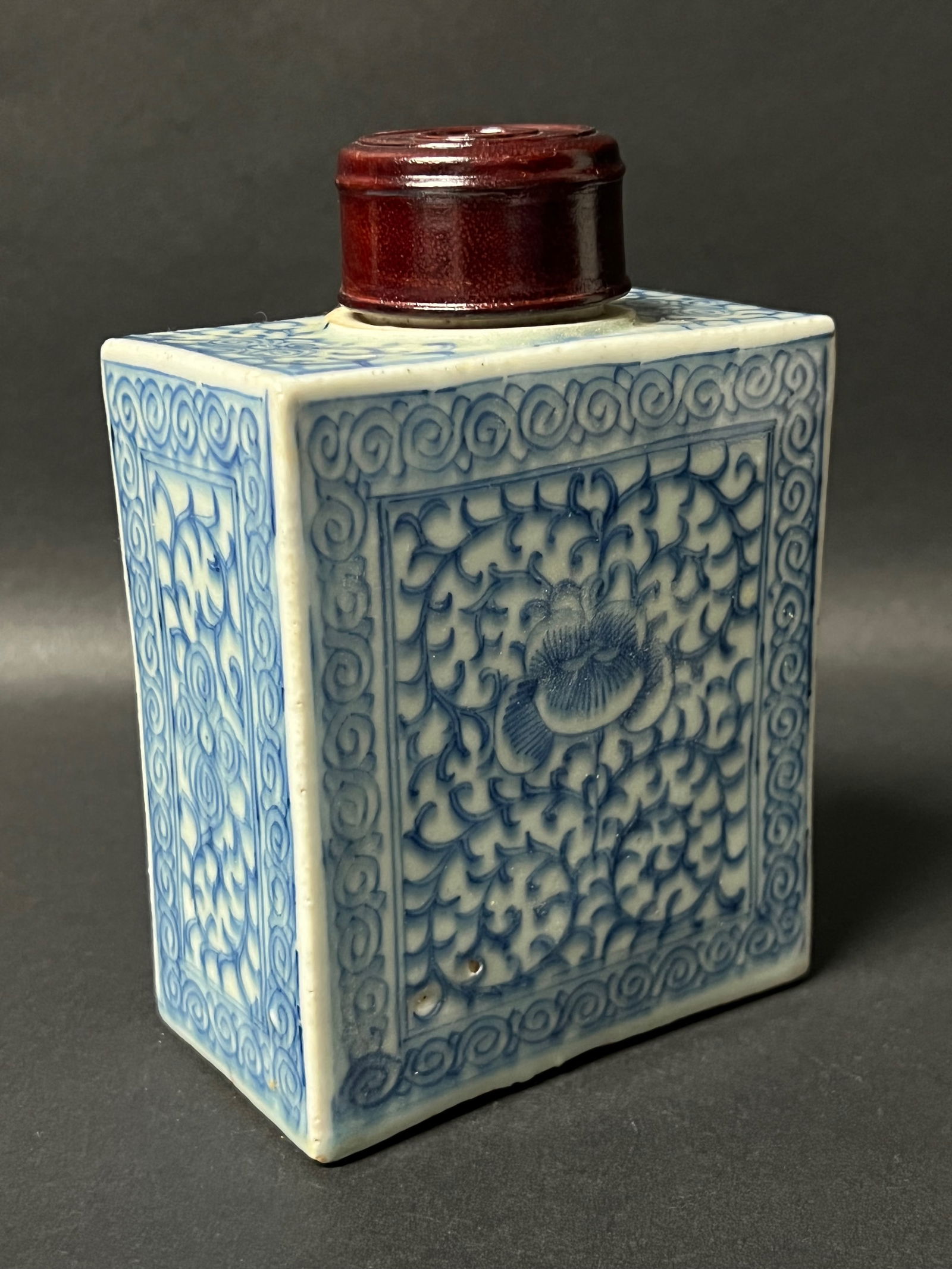 Chinese Porceain Blue and White Tea Caddy - 2