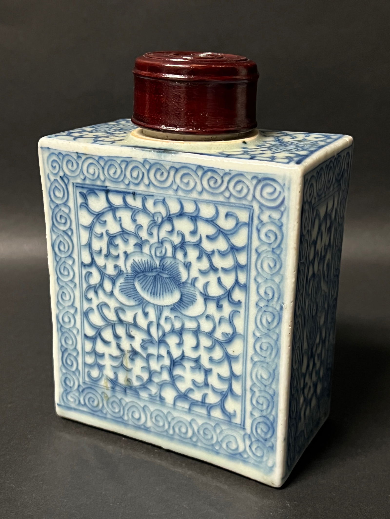 Chinese Porceain Blue and White Tea Caddy - 4