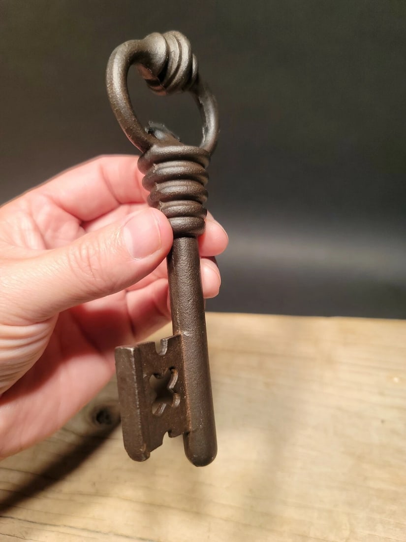 6 1/8" Antique Style Iron Large Skeleton Key - 12