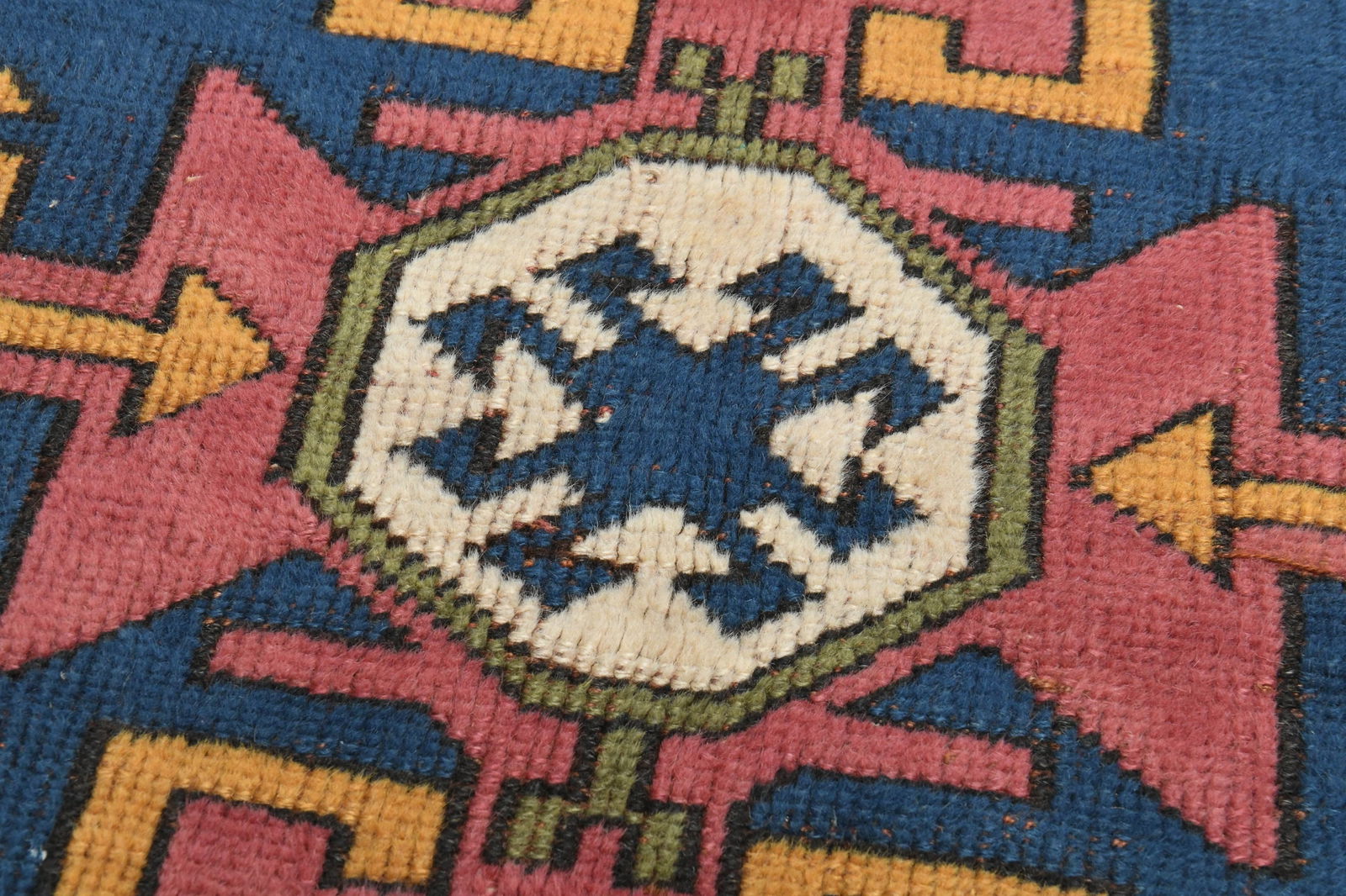 6x8 ft TURKISH Rug, VINTAGE (1 of 9)