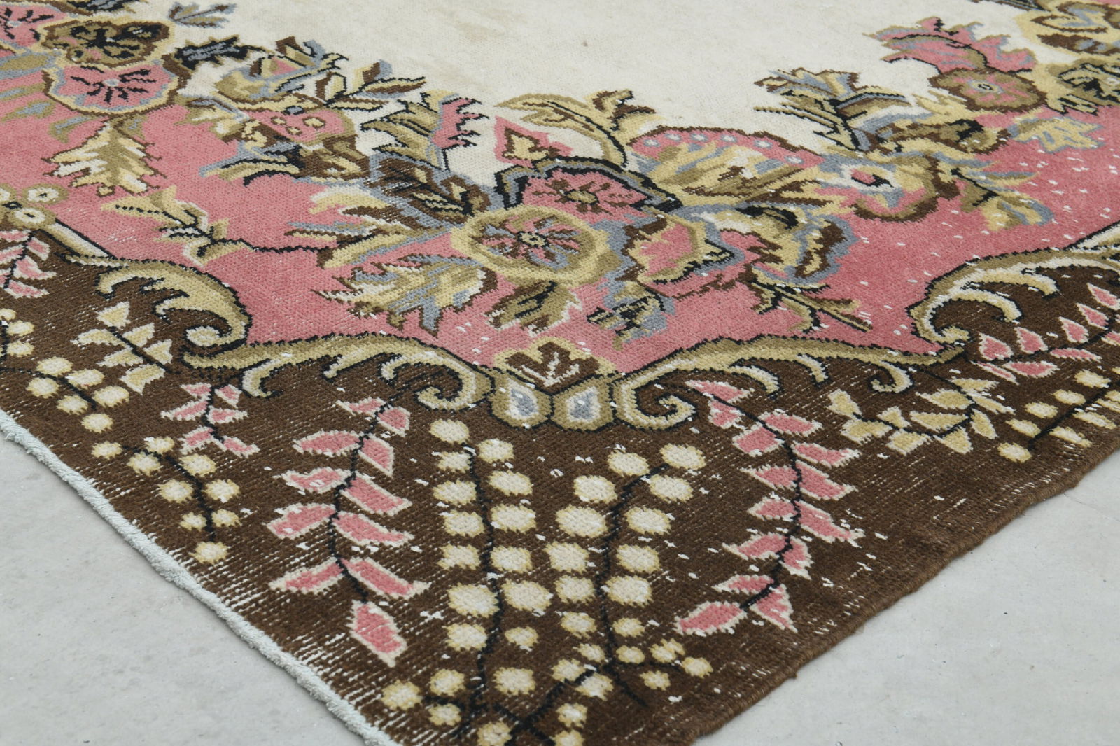 6'8x10 ft, PINK TURKISH RUG, Anatolian - 3