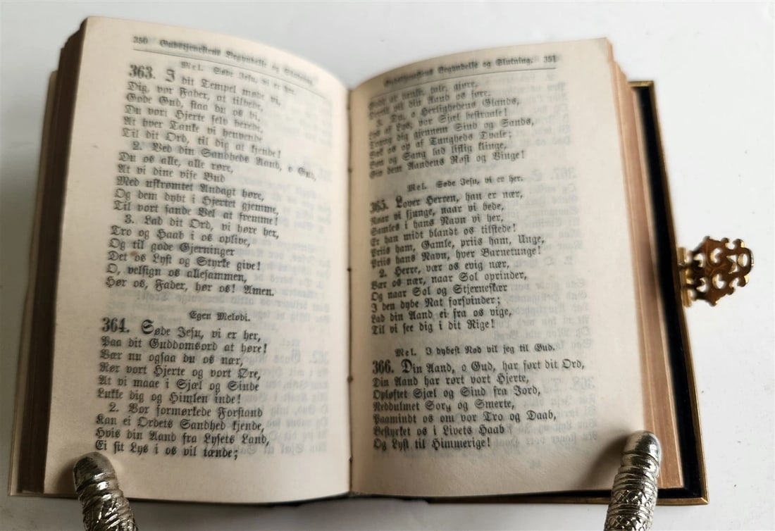 1871 PSALM BOOK in DANISH antique DECORATIVE VELVET BINDING w/ BRASS EDGES - 10