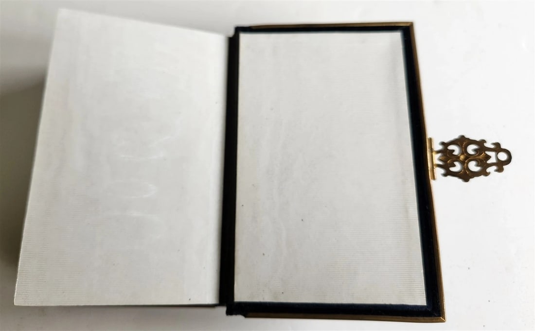 1871 PSALM BOOK in DANISH antique DECORATIVE VELVET BINDING w/ BRASS EDGES - 11
