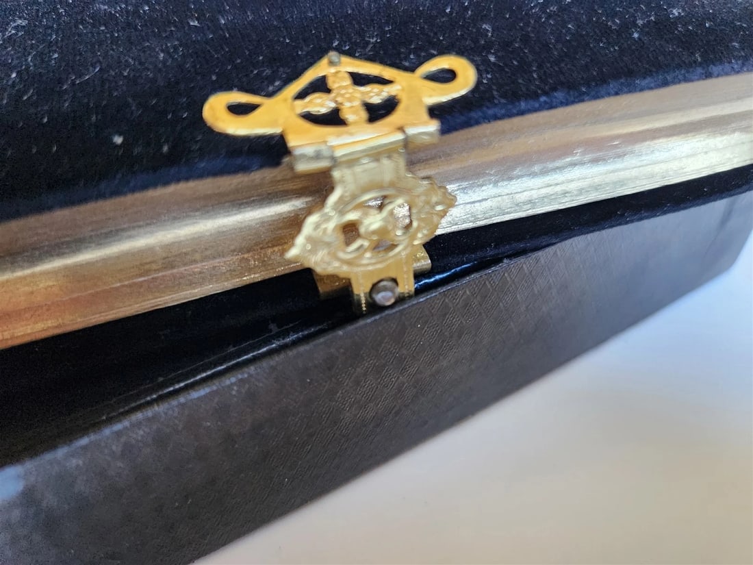 1900s GERMAN HYMNAL antique VELVET BINDING w/ MOTHER OF PEARL DECORATION - 8