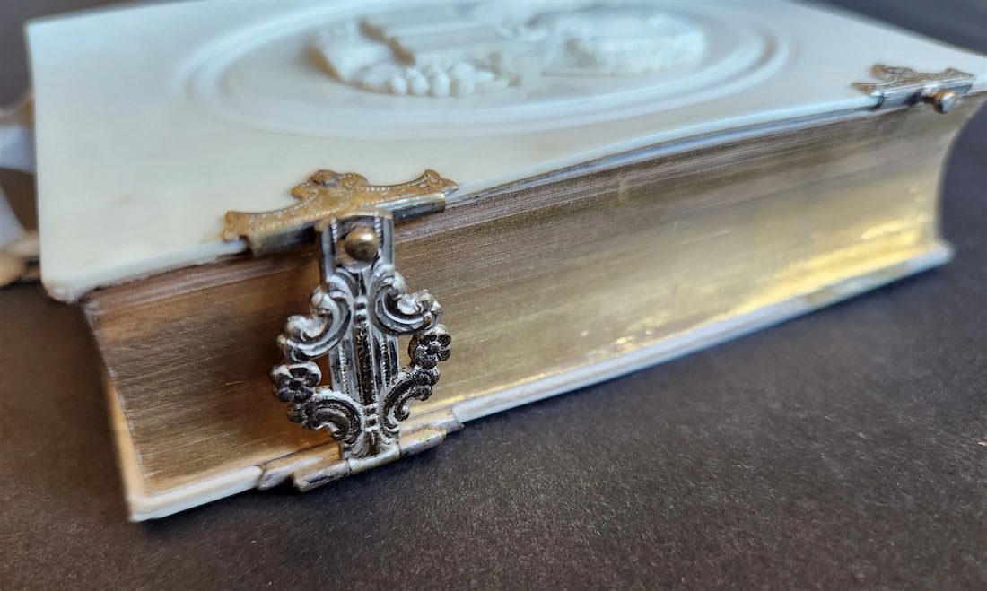 1872 PRAYER BOOK in FRENCH antique CARVED BONE BINDING - PAROISSIEN ROMAIN - 10