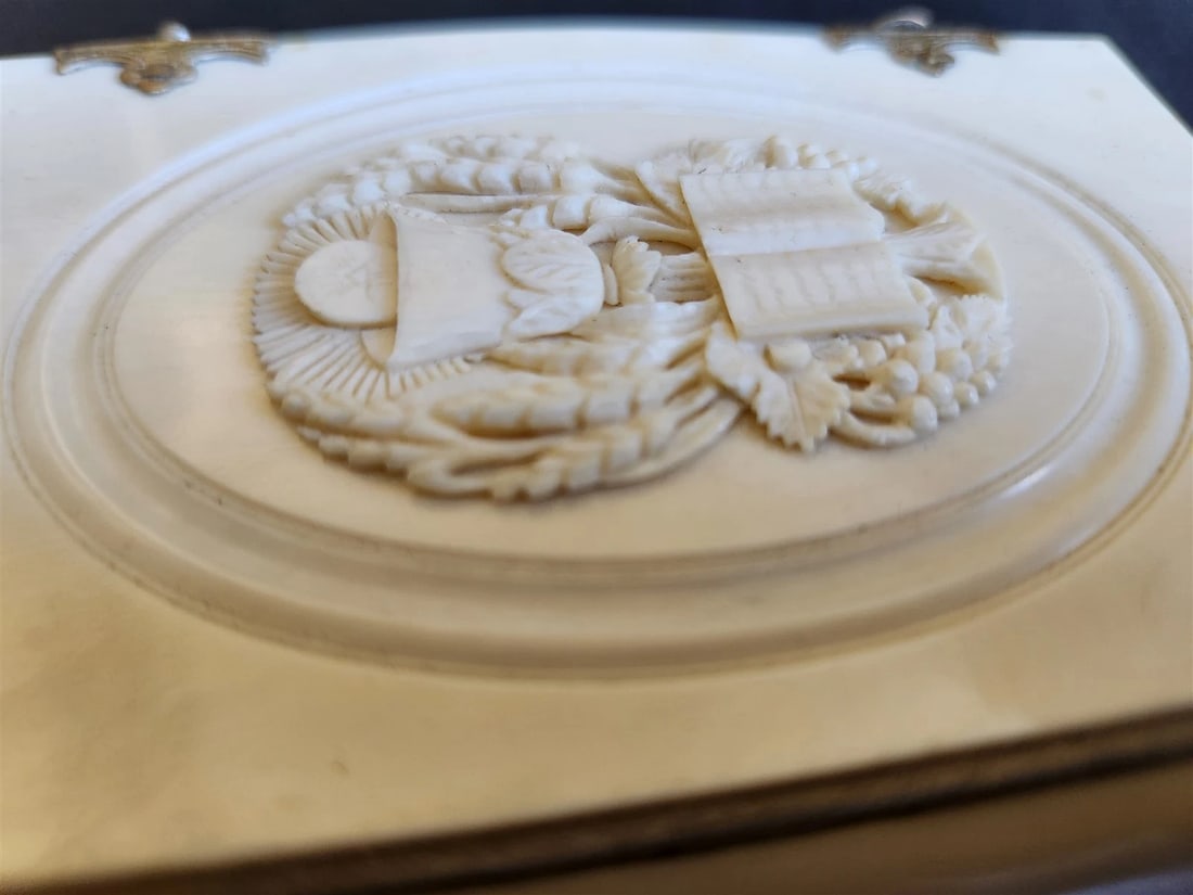 1872 PRAYER BOOK in FRENCH antique CARVED BONE BINDING - PAROISSIEN ROMAIN - 3