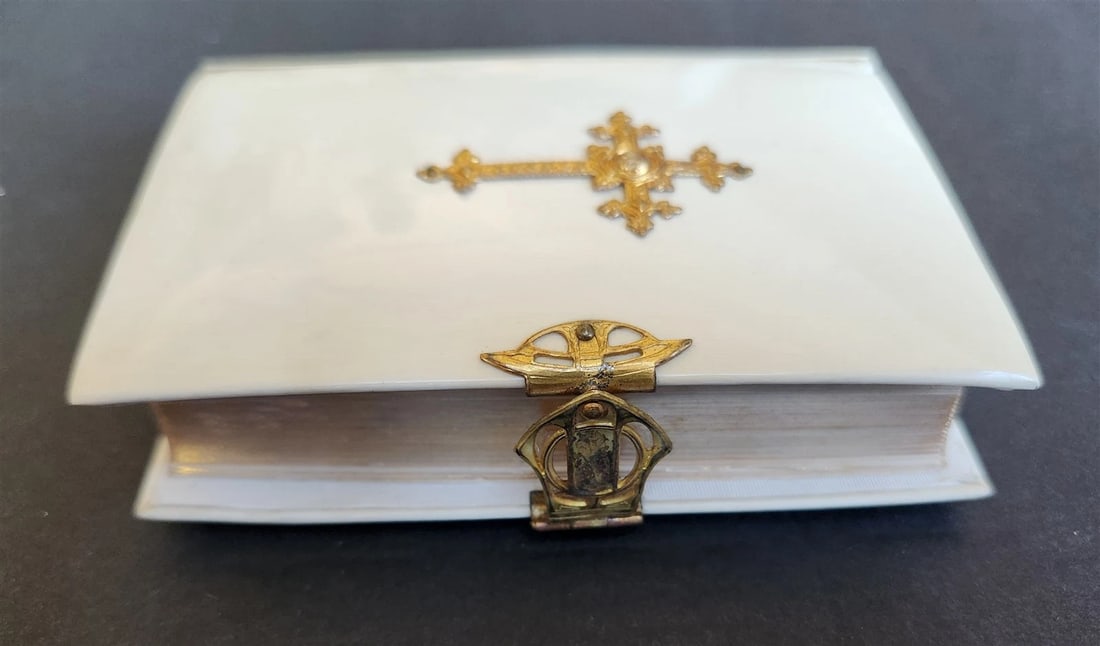 1880s PRAYER BOOK in GERMAN antique FINE BINDING w/ APPLIED BRASS CROSS - 4