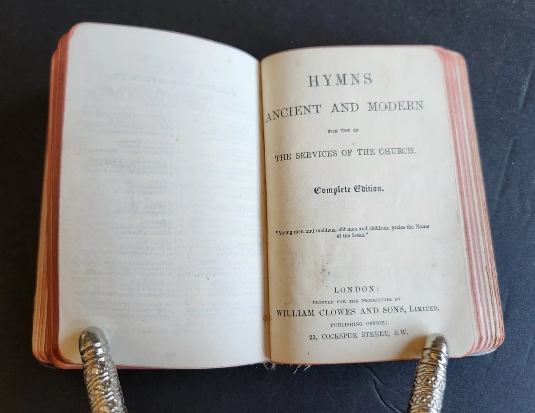 1880s COMMON PRAYER BOOK in ENGLISH antique SILVER DECORATED BINDING - 8