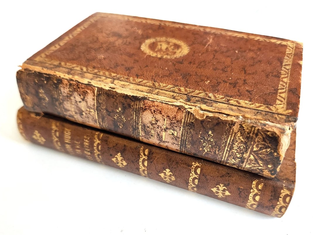 BOOK SHAPED CONTAINER vintage BOX French (1 of 7)