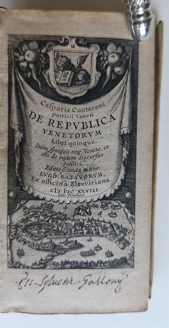 1627 DE REPUBLICA VENETORUM antique ELZEVIER VELLUM BOUND VENICE HISTORY: Title: 1627 DE REPUBLICA VENETORUM antique ELZEVIER VELLUM BOUND VENICE HISTORY Description: DE REPUBLICA VENETORUM by CONTAREVI, GASPARIS Lugduni Batavorum (Lyon): Ex officina Elzeviriana; 1627 431 p