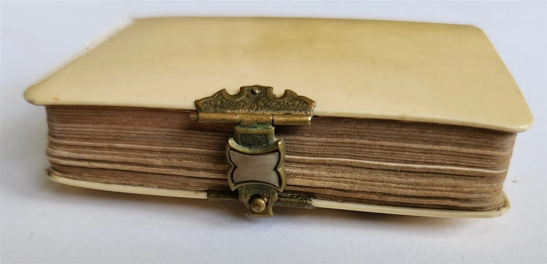 1890 GERMAN PRAYER BOOK w/ MOTHER OF PEARL BINDING antique - 4