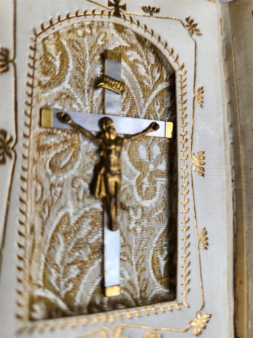 1890 GERMAN PRAYER BOOK w/ MOTHER OF PEARL BINDING antique - 6