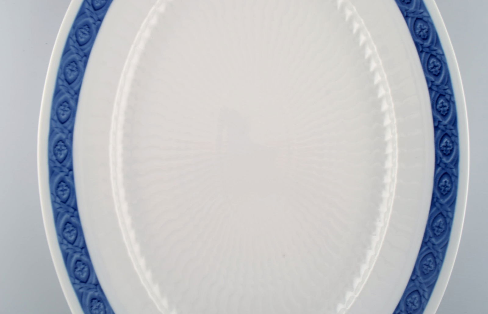 Large oval Royal Copenhagen Blue Fan serving dish. 1960s. - 3