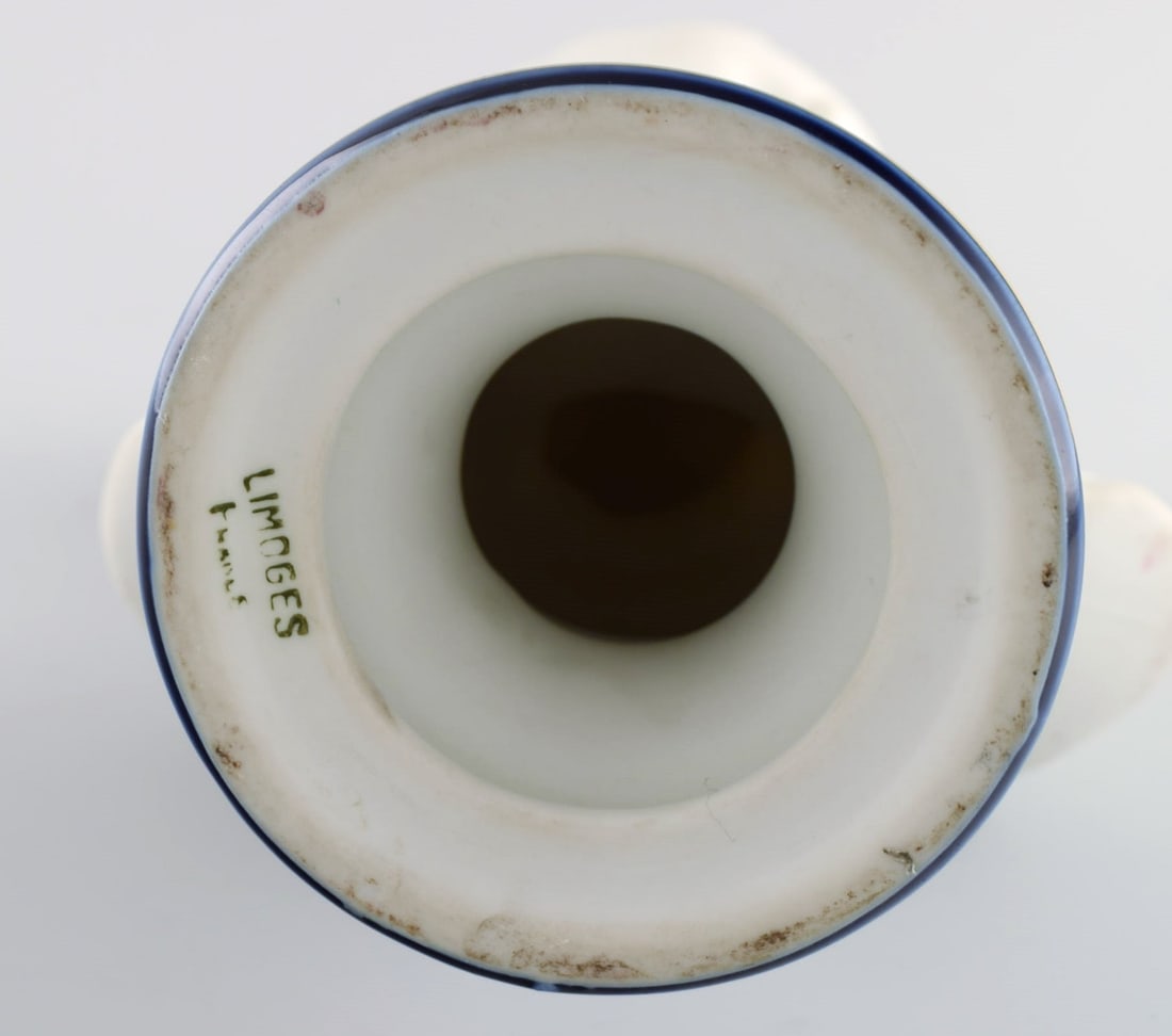 Limoges France. Two child busts in biscuit. Stand with dark blue glaze and gold edges. Classic - 10