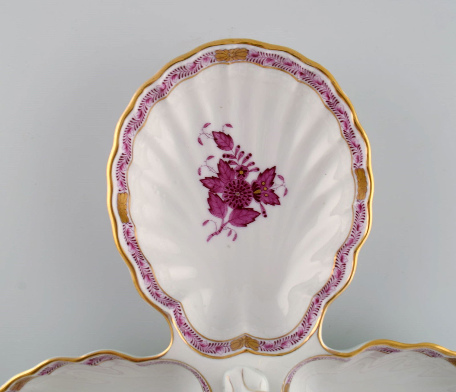 Herend Chinese Bouquet Raspberry. Three-part serving dish with handle in hand-painted porcelain. - 5