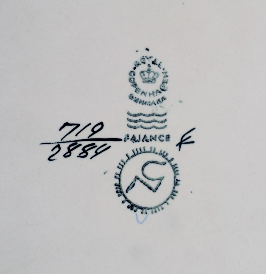 Nils Thorsson and Johanne Gerber for Aluminia, Royal Copenhagen. Square Baca dish decorated with - 6