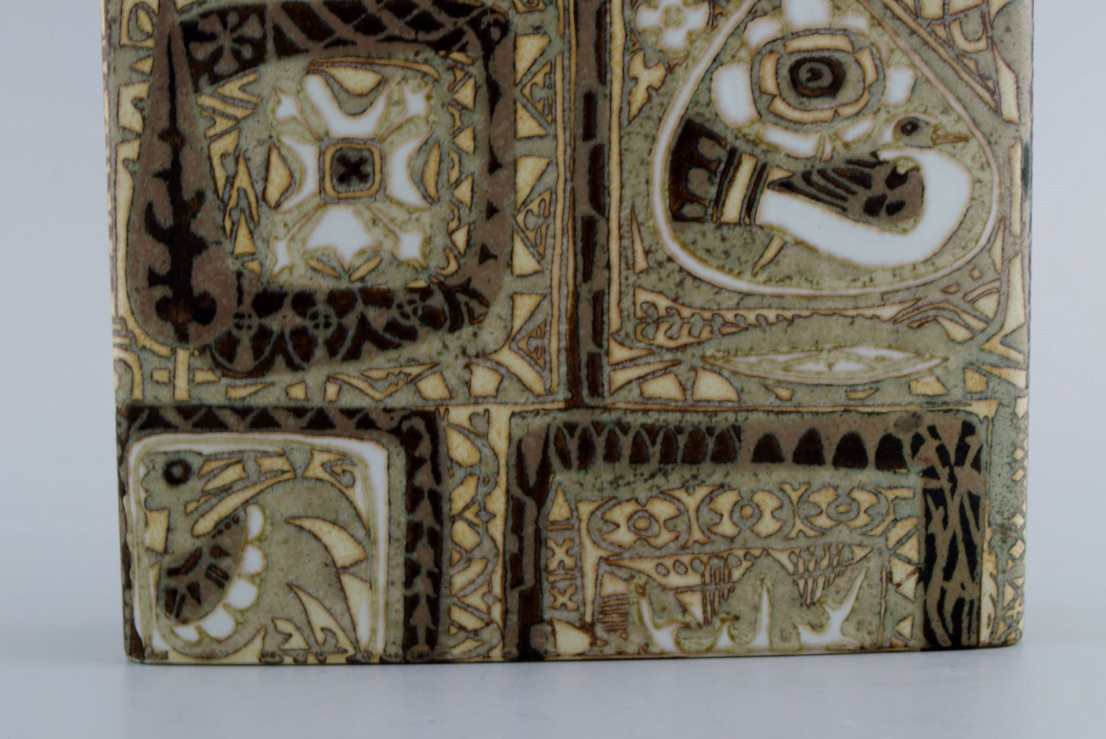 Nils Thorsson and Johanne Gerber for Aluminia, Royal Copenhagen. Two Baca vases with patterned glaze - 4