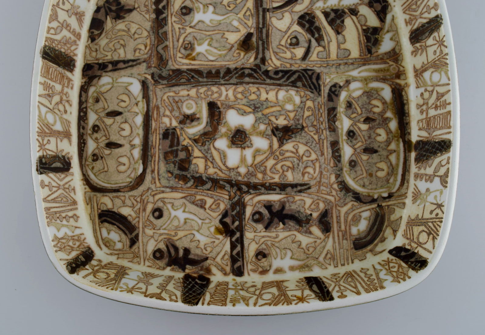 Nils Thorsson and Johanne Gerber for Aluminia, Royal Copenhagen. Square Baca dish decorated with - 3