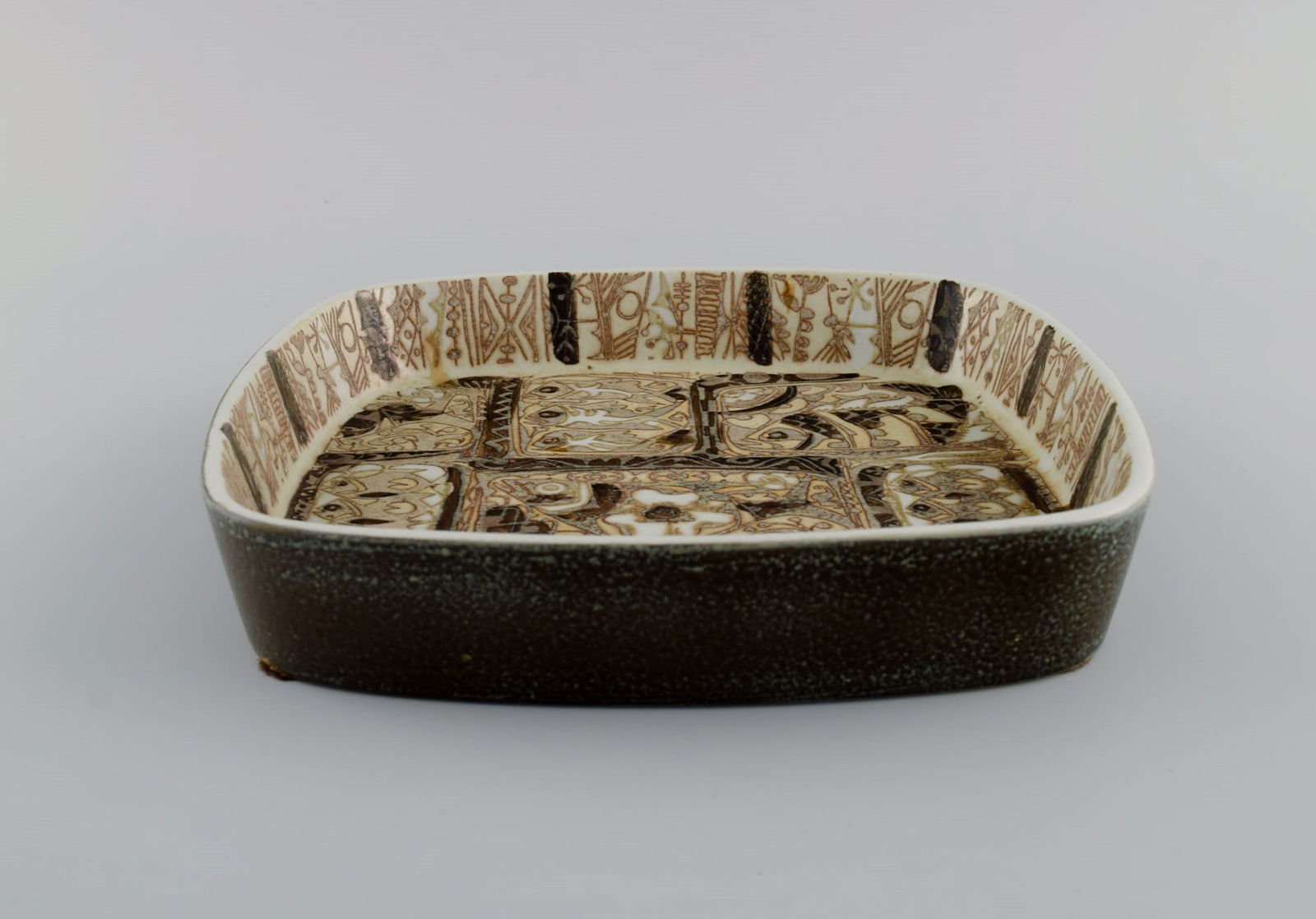 Nils Thorsson and Johanne Gerber for Aluminia, Royal Copenhagen. Square Baca dish decorated with - 4