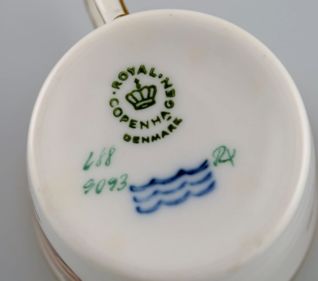 12 Royal Copenhagen Brown Rose mocha / coffee cups with saucers in hand-painted porcelain with - 5