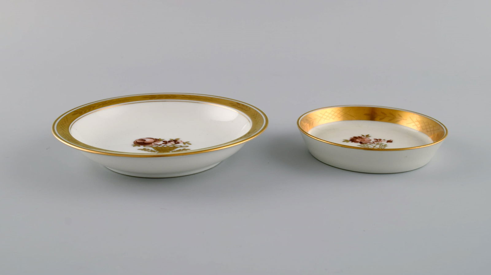 Six Royal Copenhagen Golden Basket porcelain bowls with flowers and gold decoration. 1960s. - 3