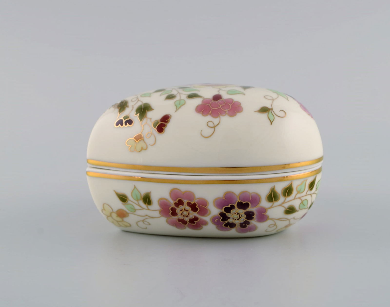 Heart-shaped Zsolnay lidded box in cream-colored porcelain with hand-painted flowers, butterflies - 2