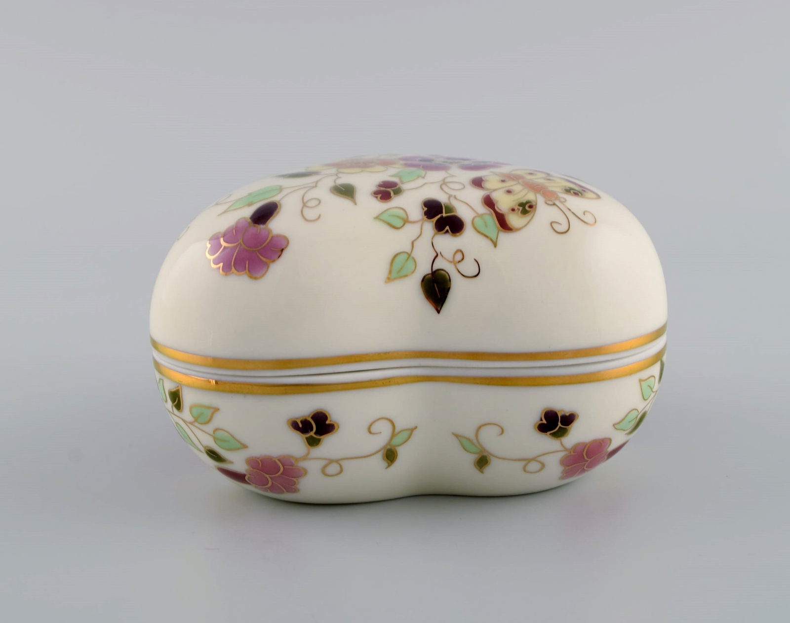 Heart-shaped Zsolnay lidded box in cream-colored porcelain with hand-painted flowers, butterflies - 3
