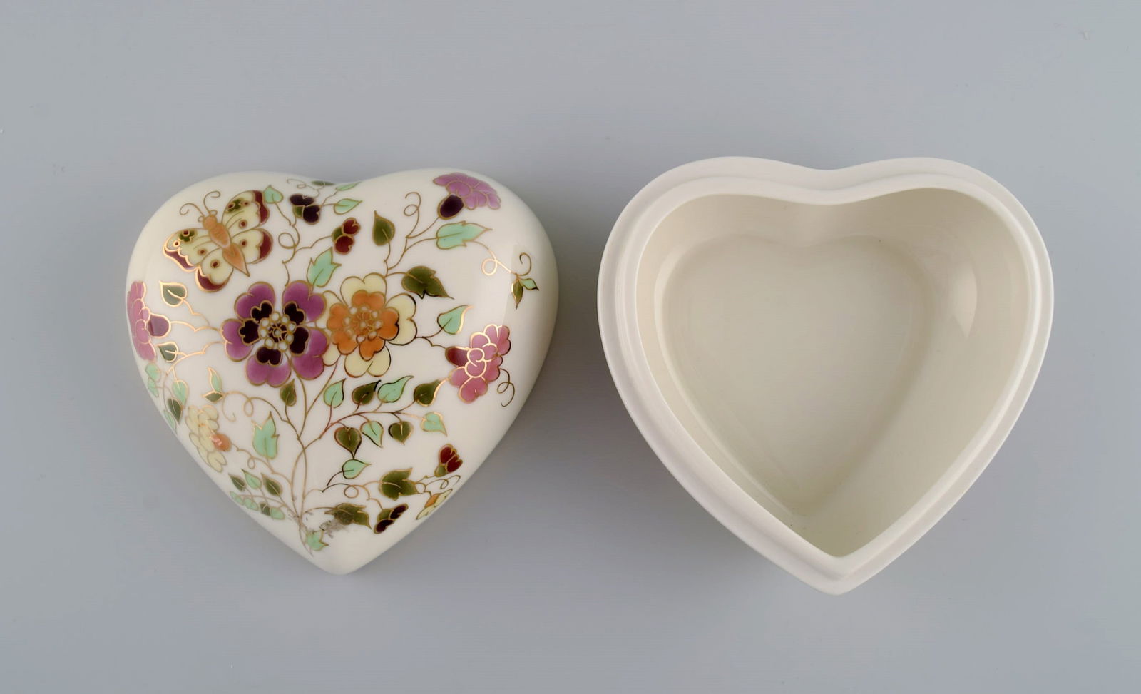 Heart-shaped Zsolnay lidded box in cream-colored porcelain with hand-painted flowers, butterflies - 6
