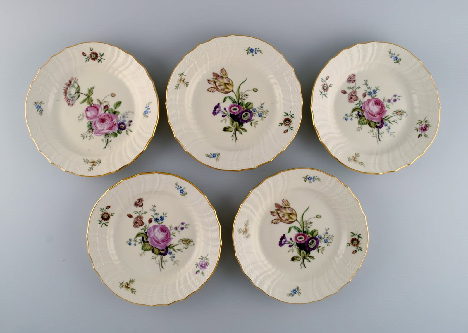 Five Royal Copenhagen Frijsenborg lunch plates in hand-painted porcelain with flowers and gold edge. (1 of 4)