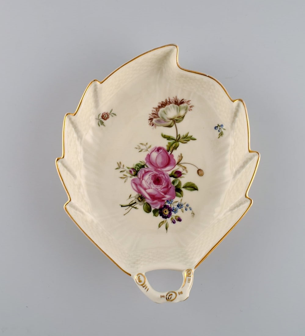 Royal Copenhagen Frijsenborg sauce boat and two bowls in hand-painted porcelain with flowers and - 2