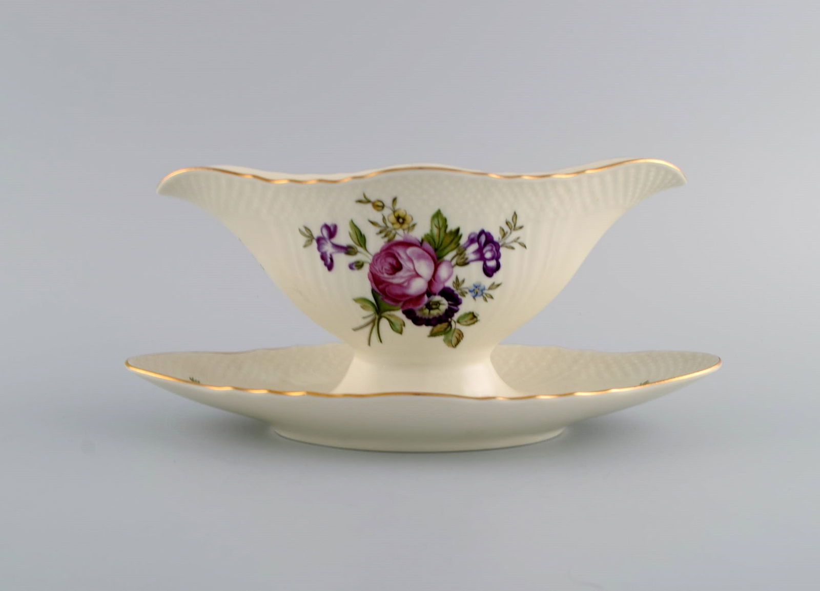 Royal Copenhagen Frijsenborg sauce boat and two bowls in hand-painted porcelain with flowers and - 6