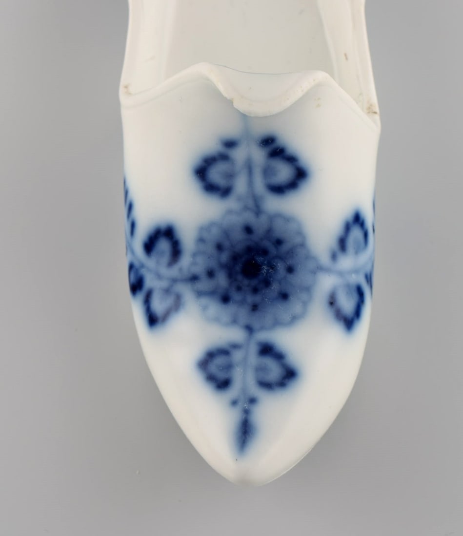 Meissen, Germany. Antique miniature slipper in hand-painted porcelain. Late 19th century. - 5