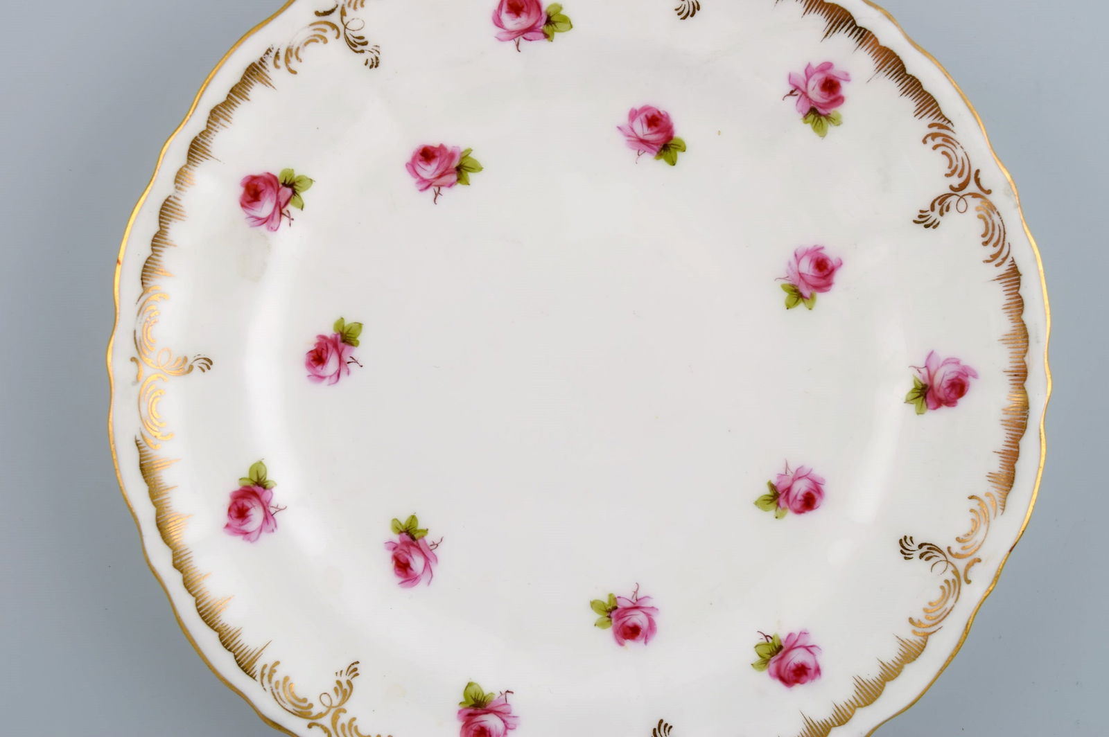 Mintons, England. Dish, bowl and four plates in hand-painted porcelain. Pink roses and gold - 3