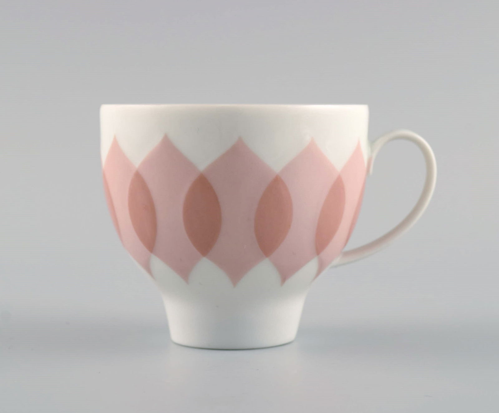 Bjørn Wiinblad for Rosenthal. Lotus porcelain service. 9 coffee cups with saucers decorated - 3