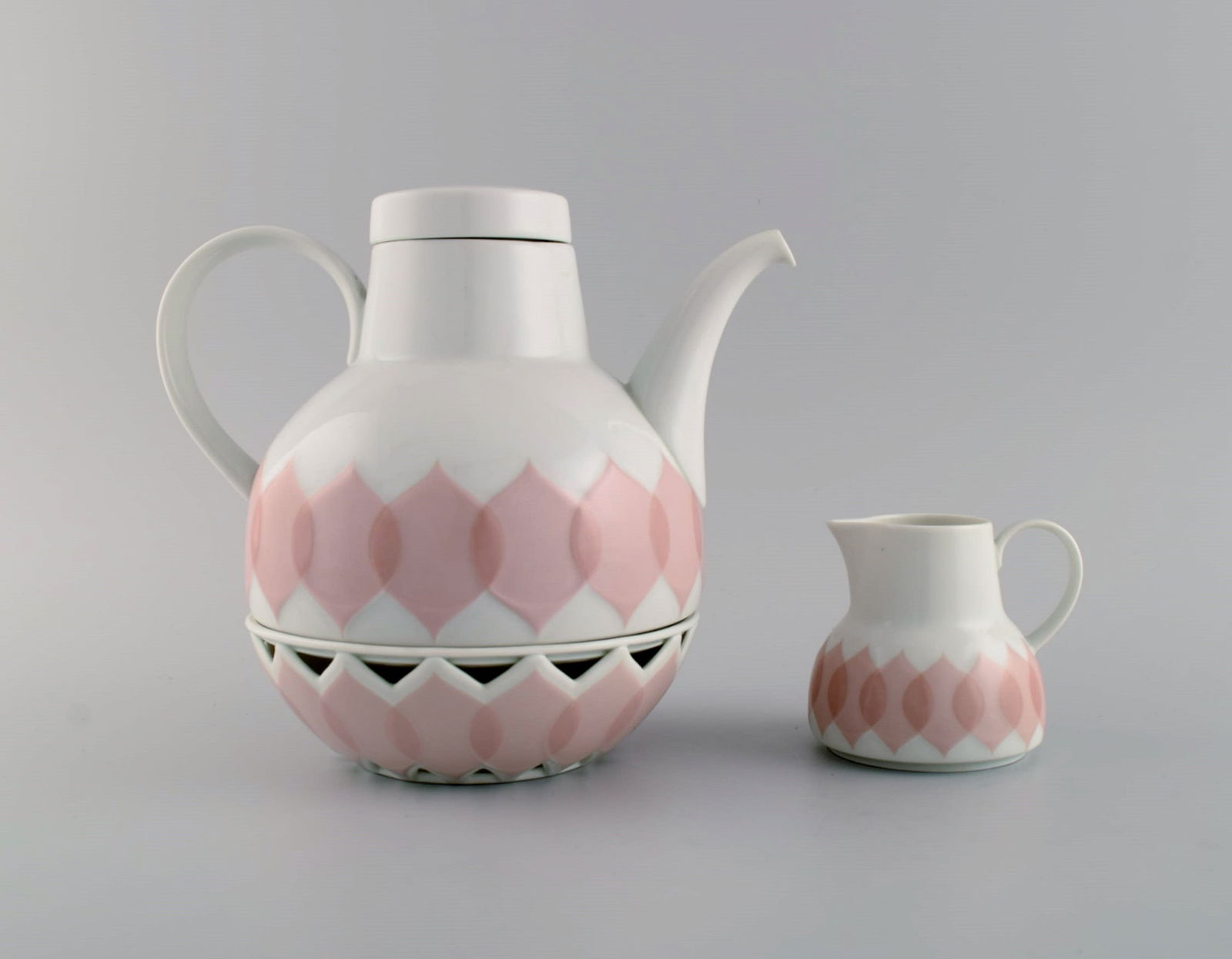 Bjørn Wiinblad for Rosenthal. Lotus porcelain service. Teapot with heater for tealight candles (1 of 7)