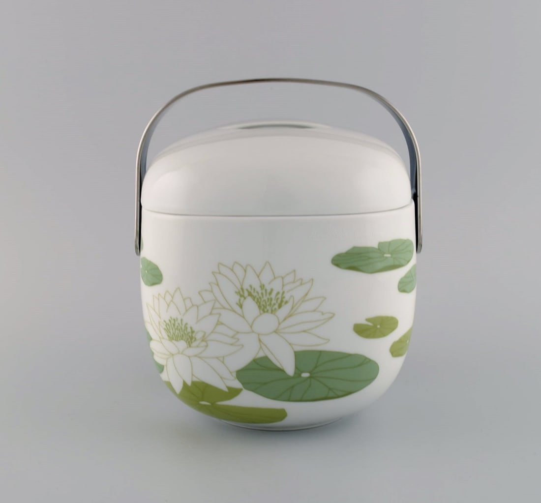 Timo Sarpaneva for Rosenthal. Rare Suomi ice bucket in porcelain decorated with water lilies. 1970s - 4