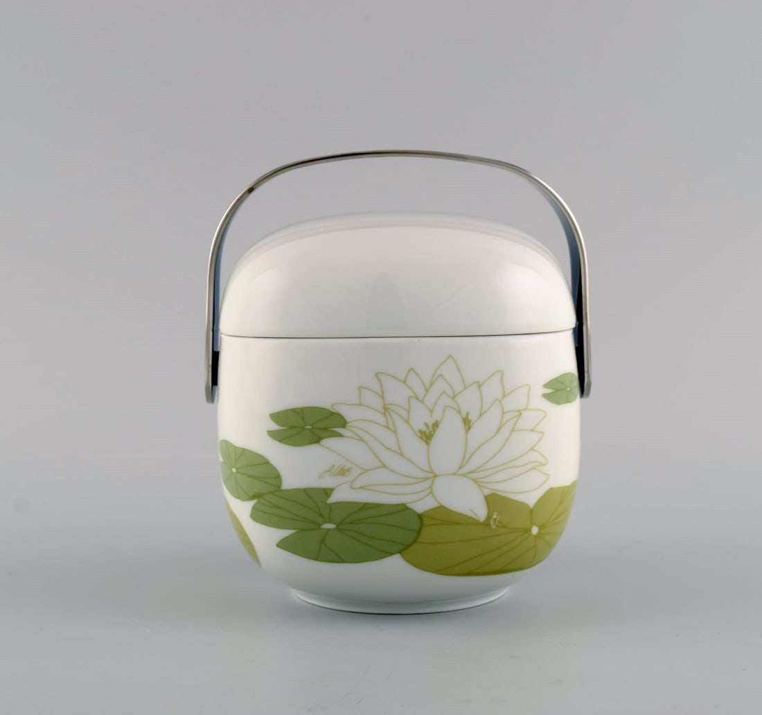 Timo Sarpaneva for Rosenthal. Rare Suomi ice bucket in porcelain decorated with water lilies. 1970s - 2