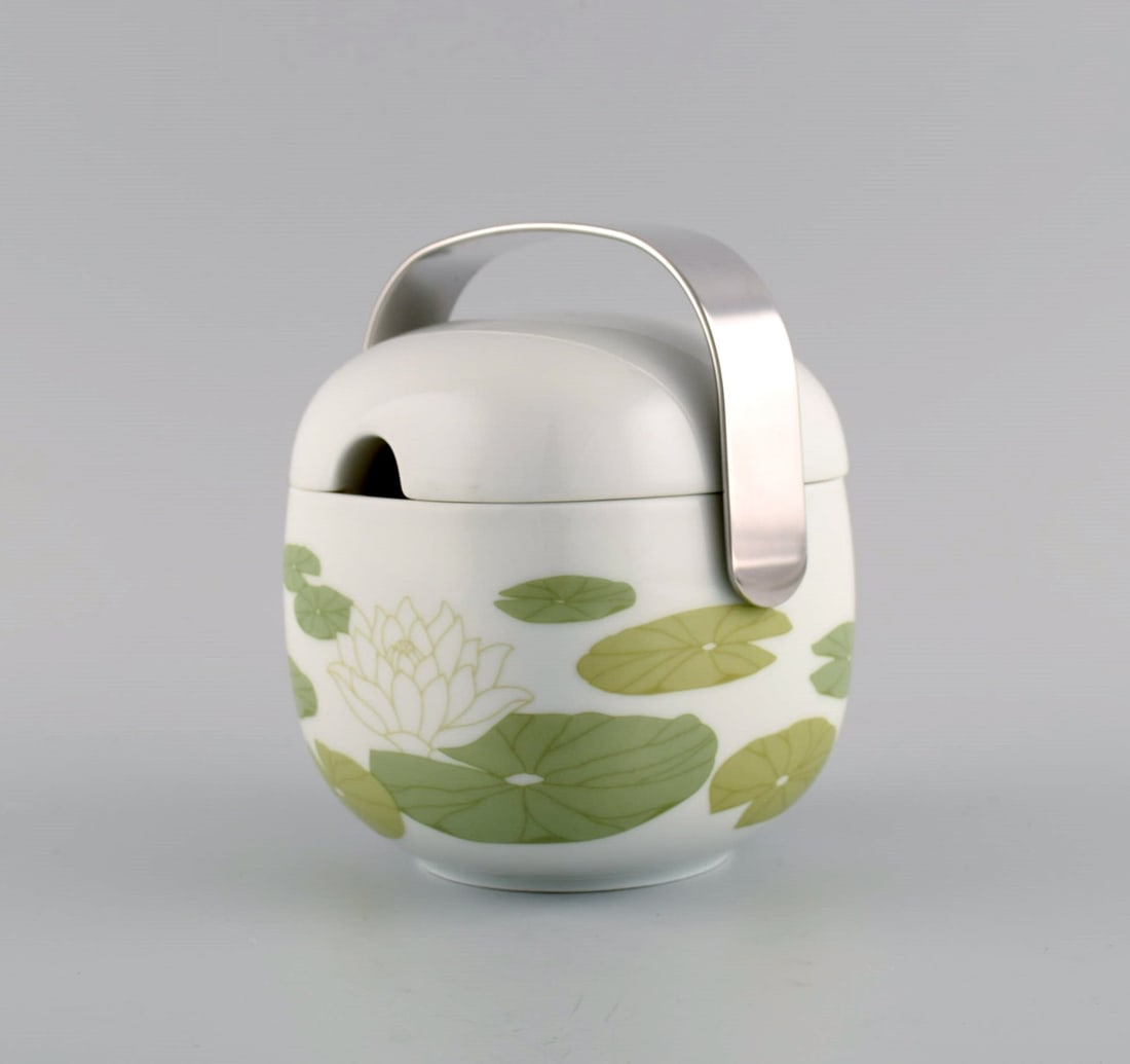 Timo Sarpaneva for Rosenthal. Rare Suomi ice bucket in porcelain decorated with water lilies. 1970s - 3