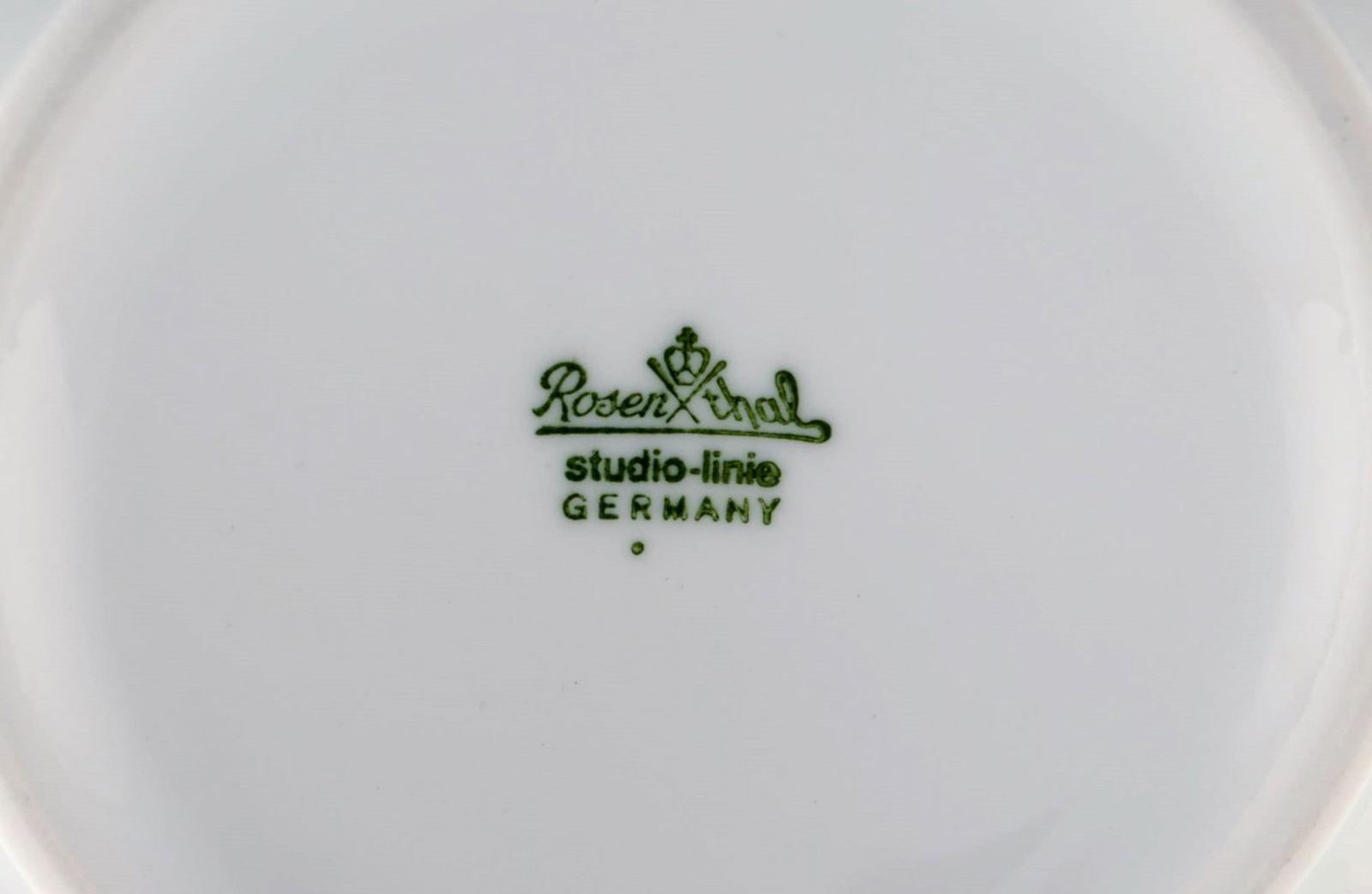 Timo Sarpaneva for Rosenthal. Rare Suomi bowl in porcelain decorated with water lilies. 1970s / 80s. - 6