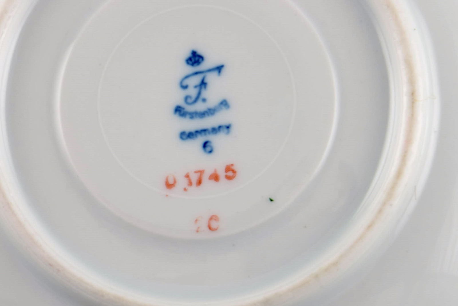 Fürstenberg, Germany. Porcelain coffee service for twelve people. Romantic scenes and gold - 10