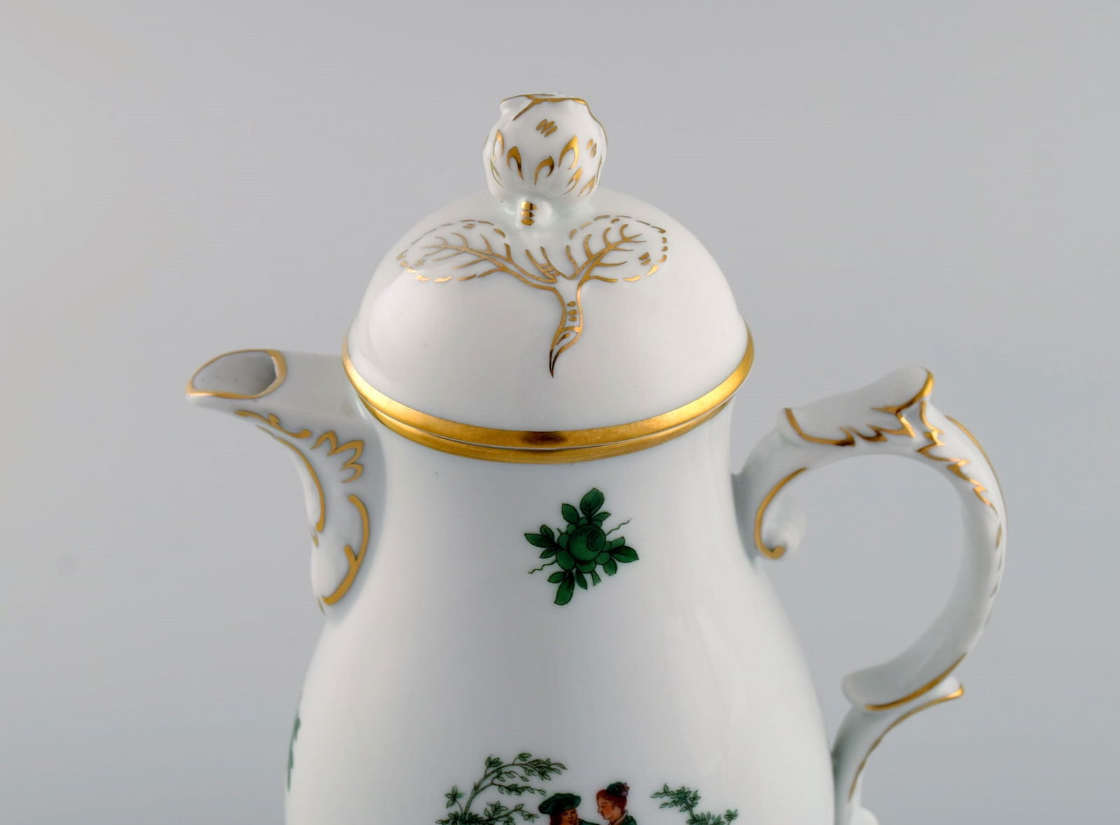 Fürstenberg, Germany. Porcelain coffee service for twelve people. Romantic scenes and gold - 3