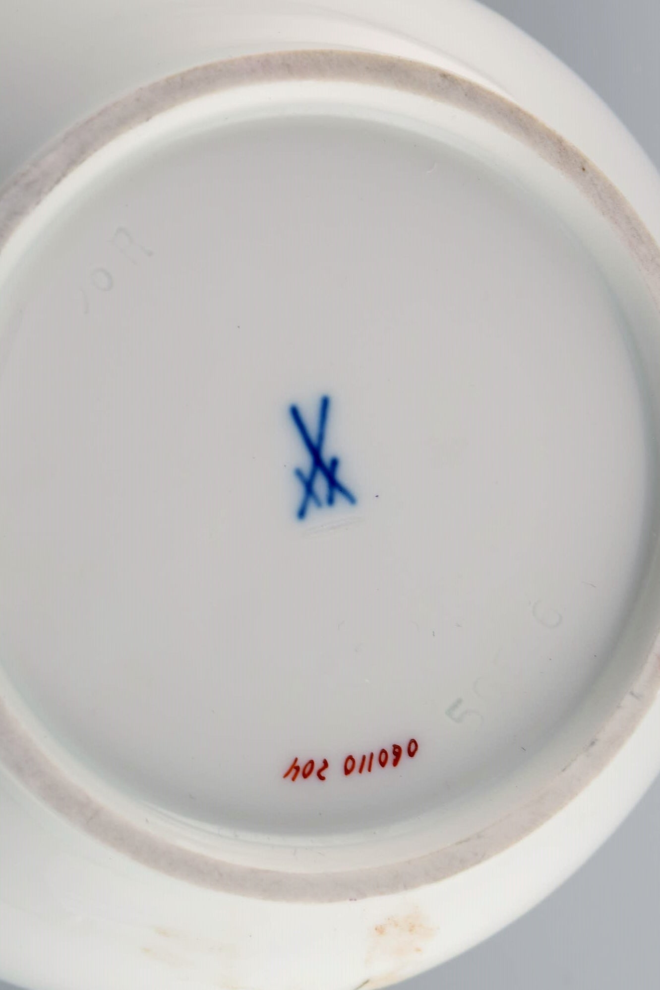 Meissen wine cooler and vase in hand-painted porcelain with flowers and gold edge. Handles modeled - 7