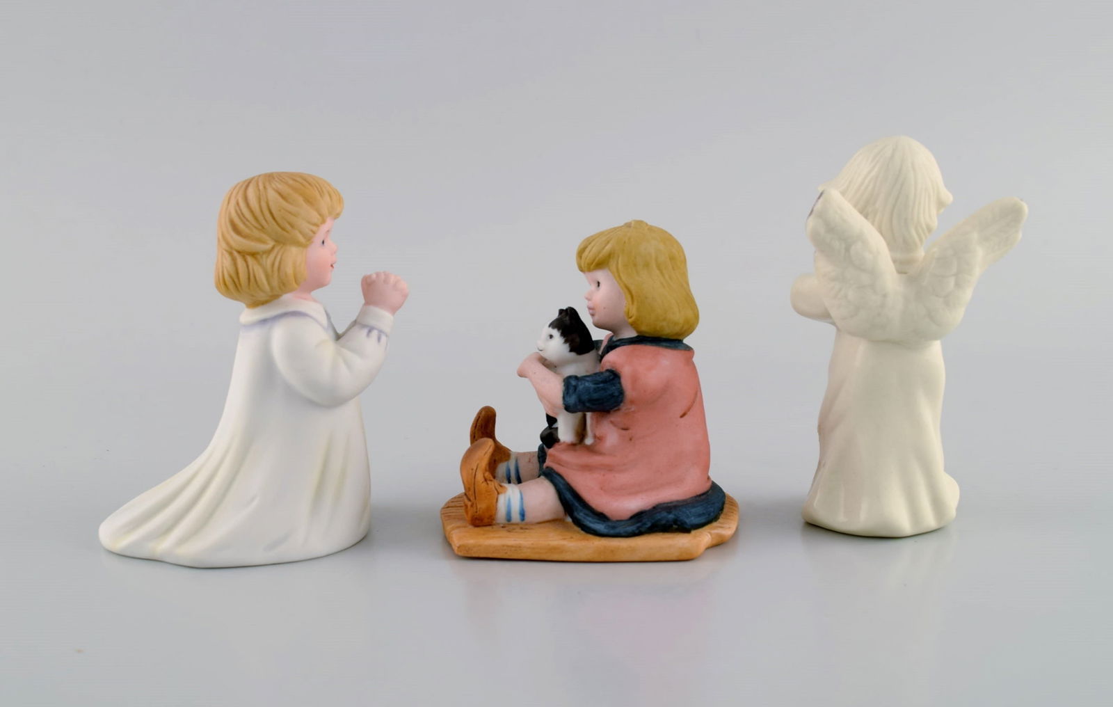 Five porcelain figurines. Angels and children. 1980s. - 7