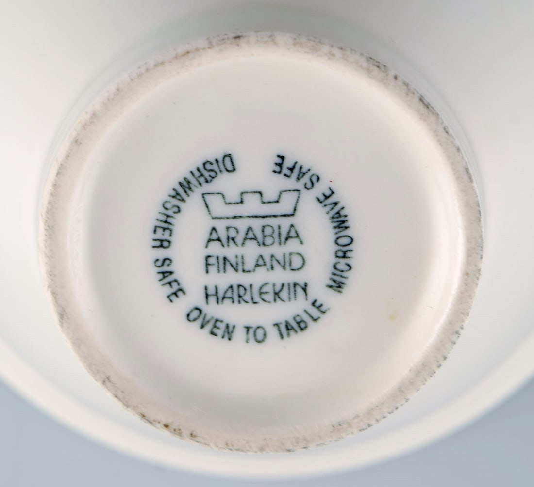 Inkeri Leivo (1944-2010) for Arabia. Eight Harlequin bowls in cream-colored porcelain. 1970s. - 4