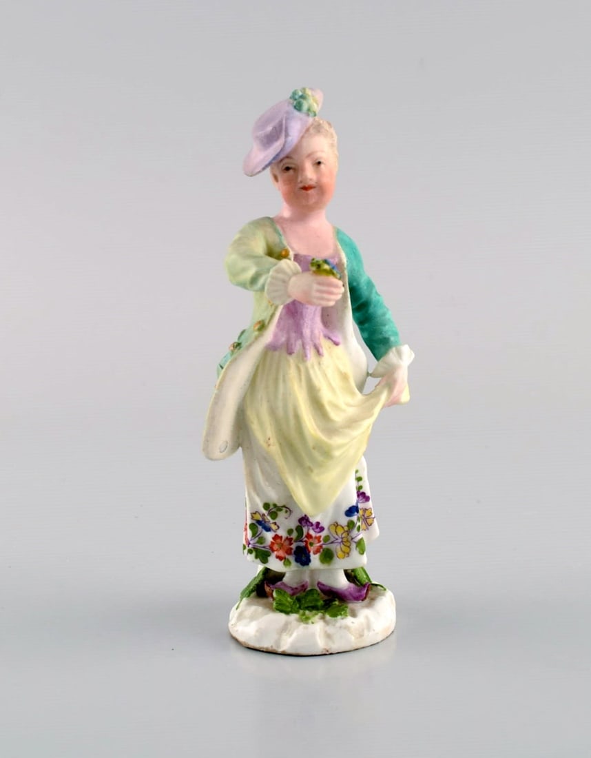 Meissen, Germany. Antique hand-painted porcelain figure. Lady with flowers. Late 19th century. - 2