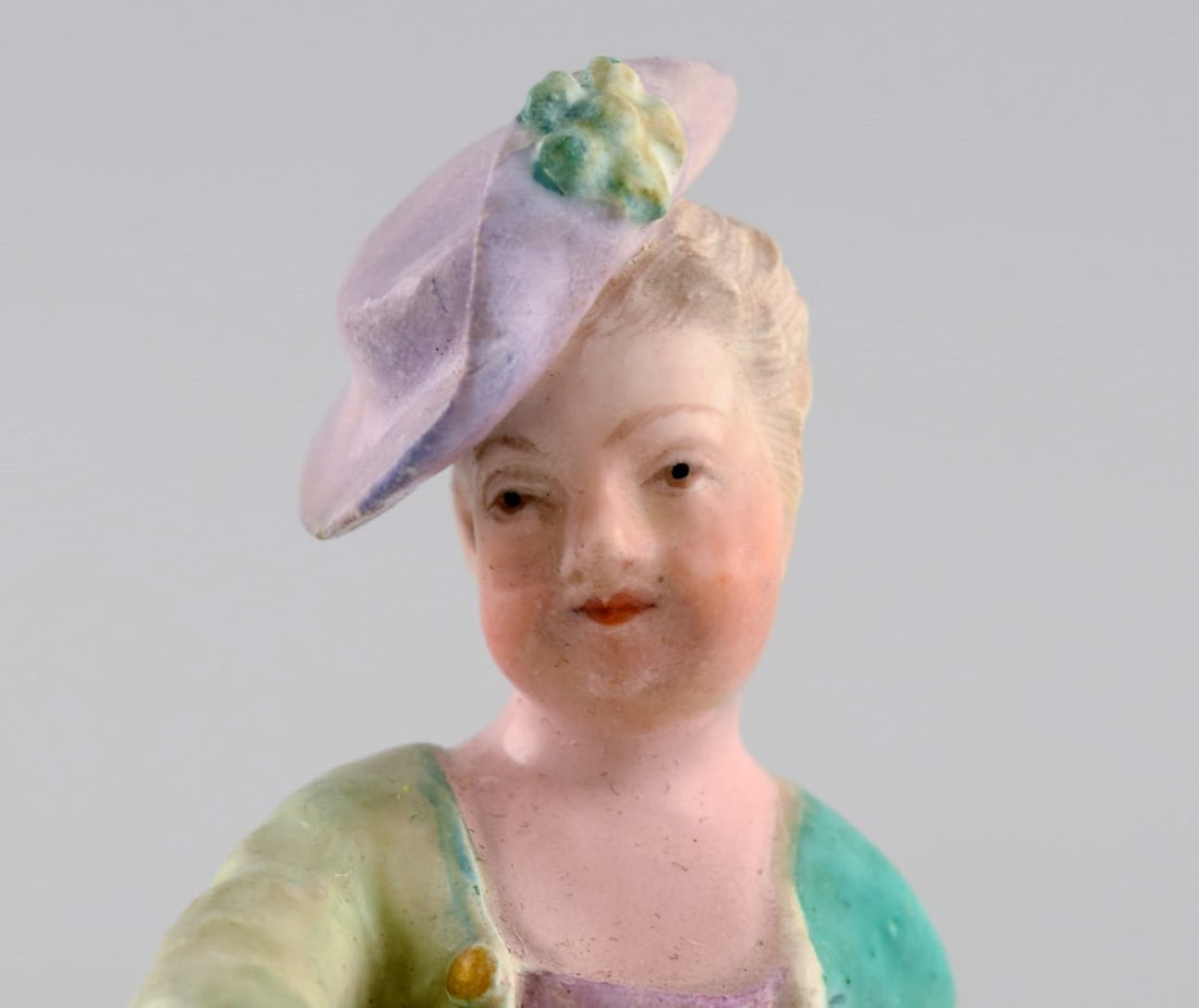 Meissen, Germany. Antique hand-painted porcelain figure. Lady with flowers. Late 19th century. - 5