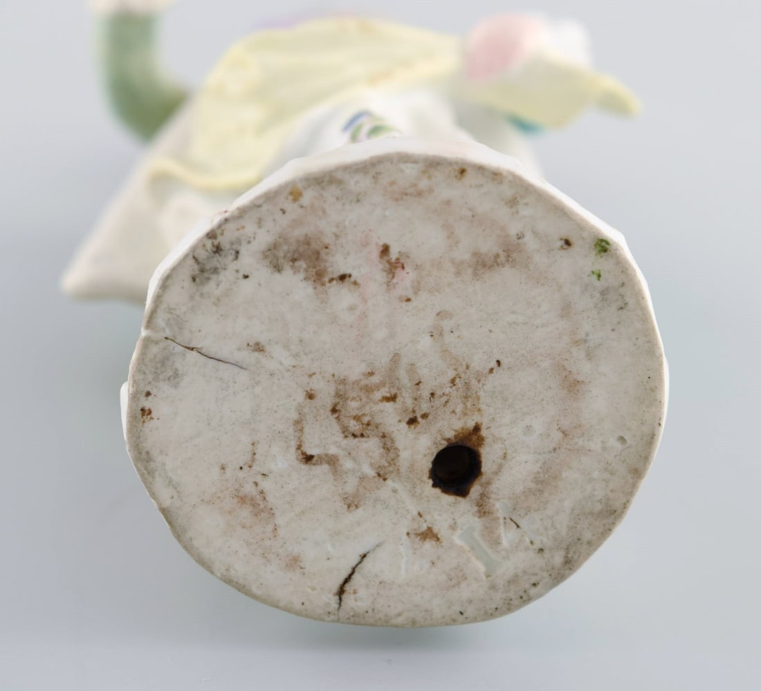 Meissen, Germany. Antique hand-painted porcelain figure. Lady with flowers. Late 19th century. - 8