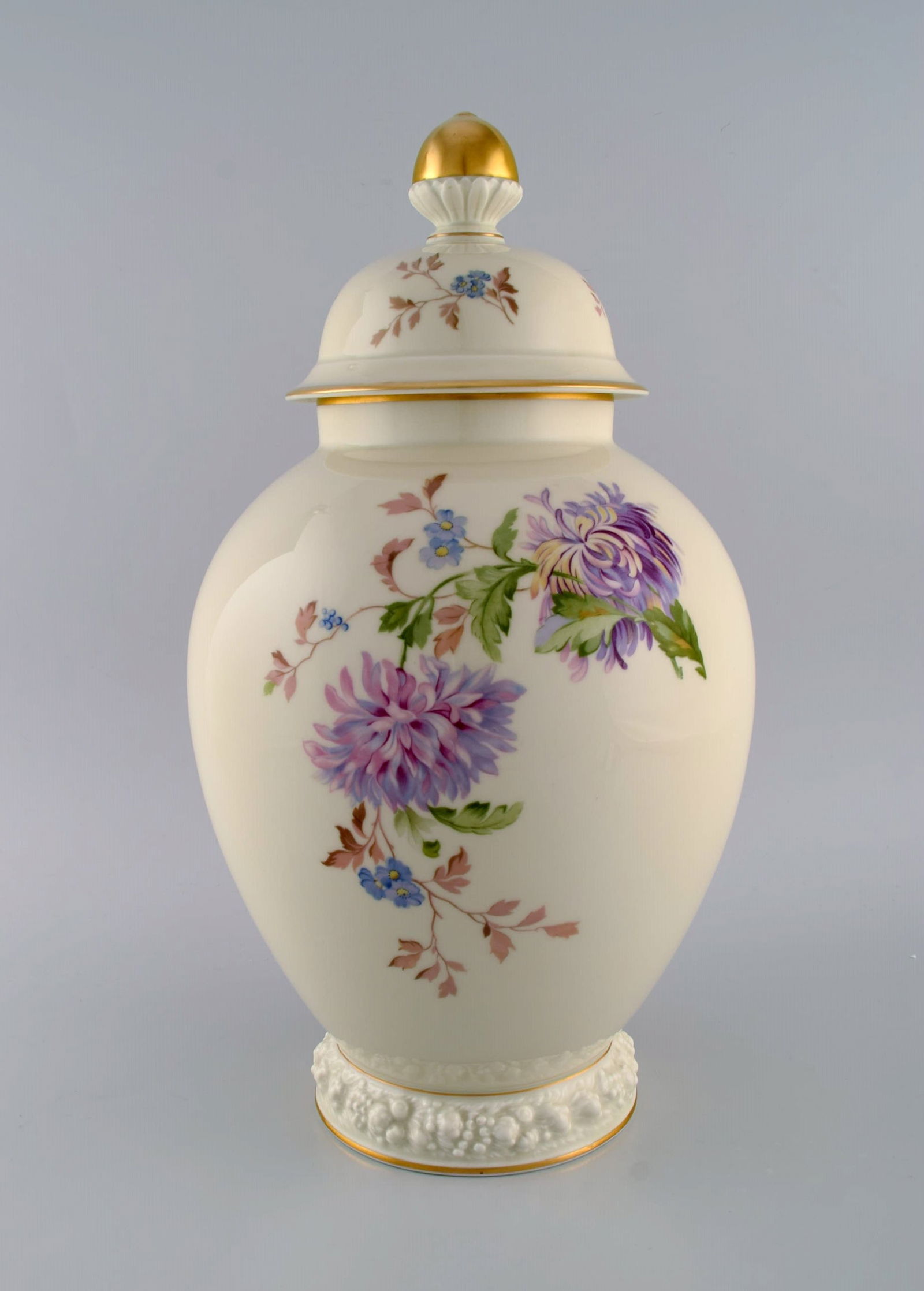 Large Rosenthal chrysanthemum lidded vase in cream-colored porcelain with hand-painted flowers and - 5