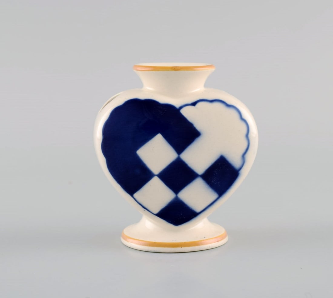 Aluminia Christmas heart vase / candle holder in blue faience.: Title: Aluminia Christmas heart vase / candle holder in blue faience. Description: Aluminia Christmas heart vase / candle holder in blue faience. Measures: 7.7 x 7 cm. In excellent condition.